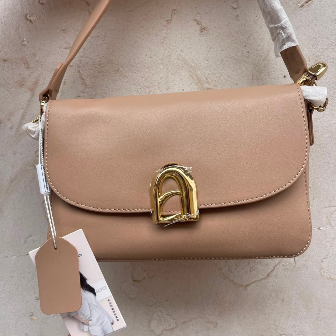 Minimalist Gold Lock Crossbody Bag - Nude image 2
